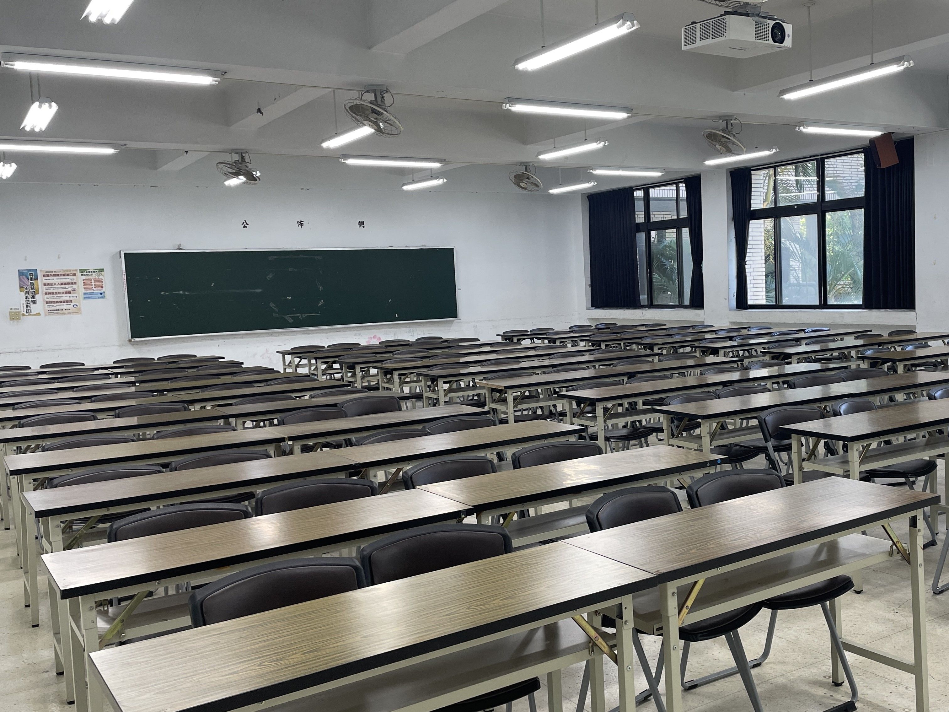 臺北教學大樓120人教室
