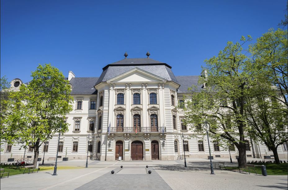 埃斯特爾哈齊·卡羅伊天主教大學校園