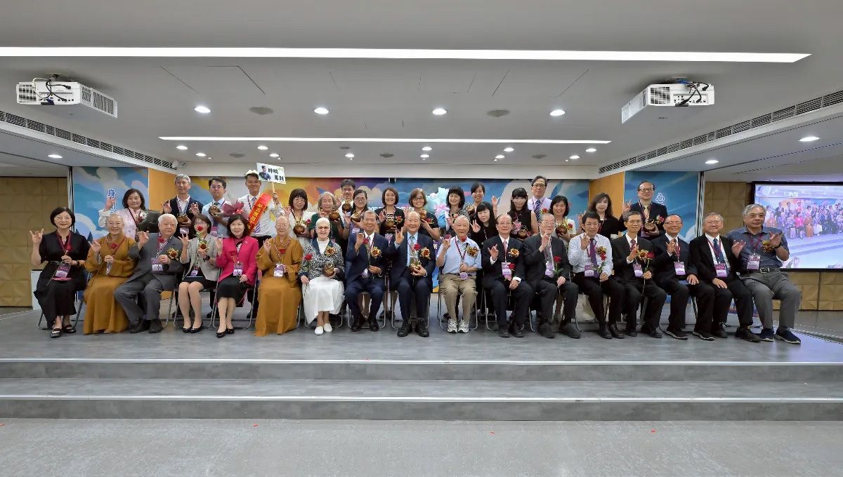 3.星雲教育獎得獎者合照