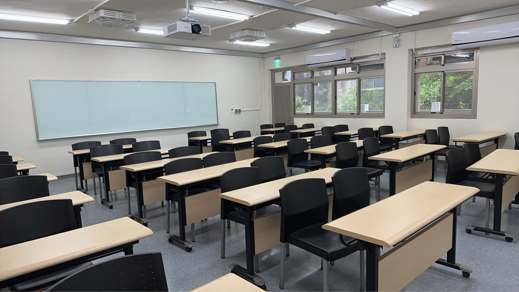 臺北自強大樓46人教室