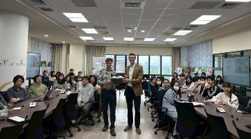 鳶山講座：SOAS 羅達菲教授解析台灣社會運動政黨