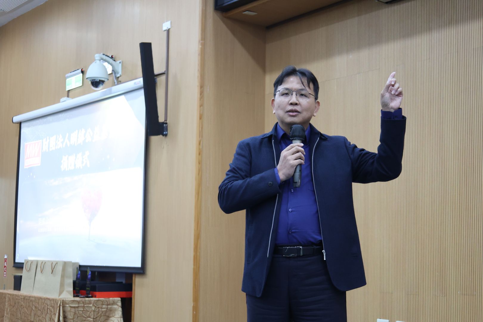 明緯公益基金會王憲政董事長期待更多具影響力期刊論文出現