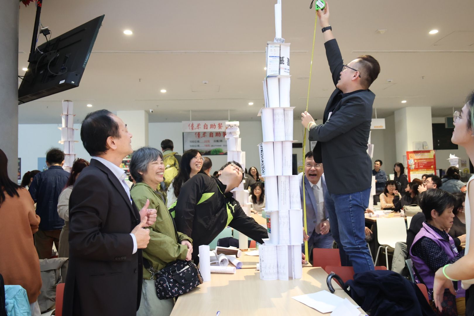 「光之高塔」則考驗團隊溝通、創意與執行力