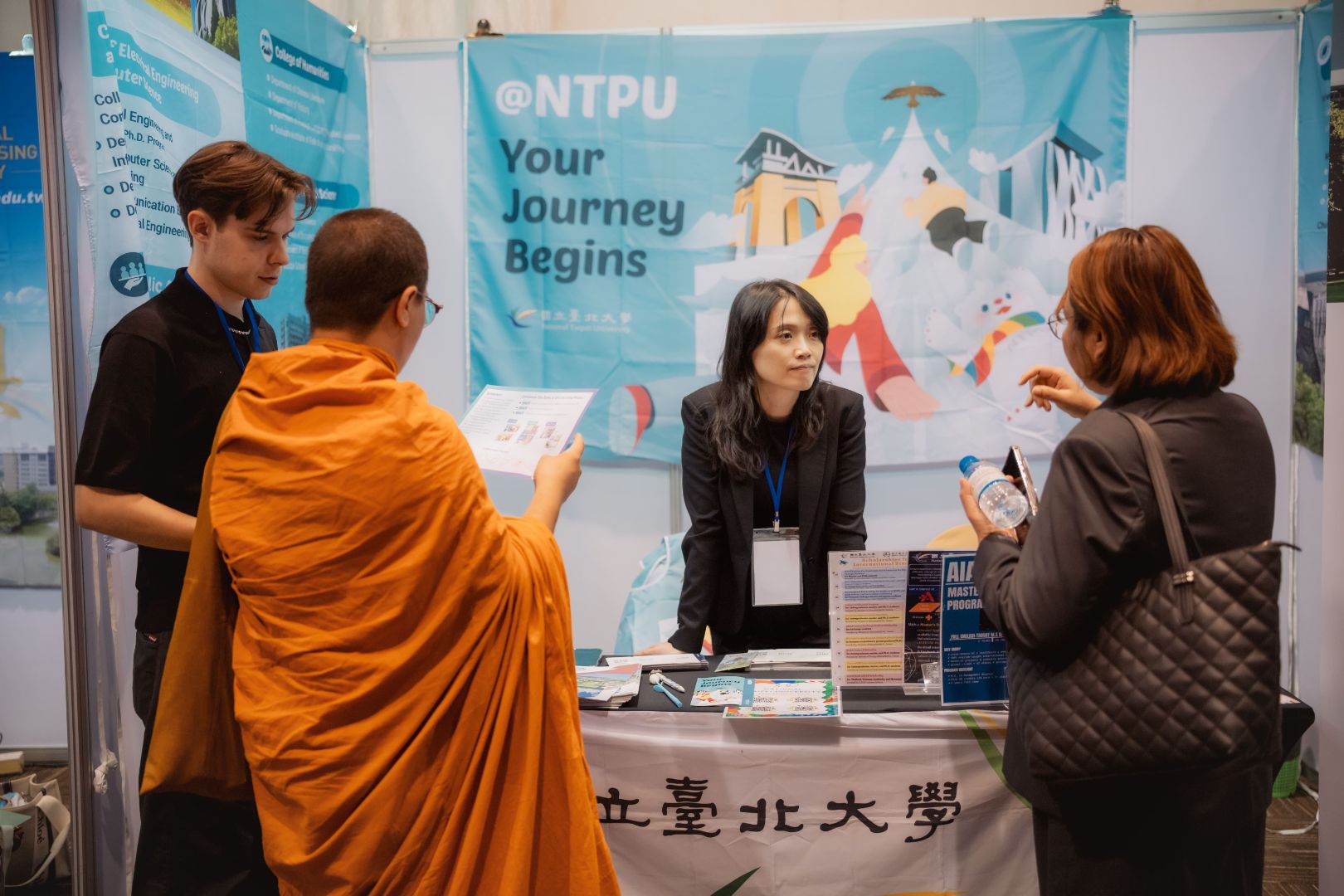 學生諮詢升學資訊