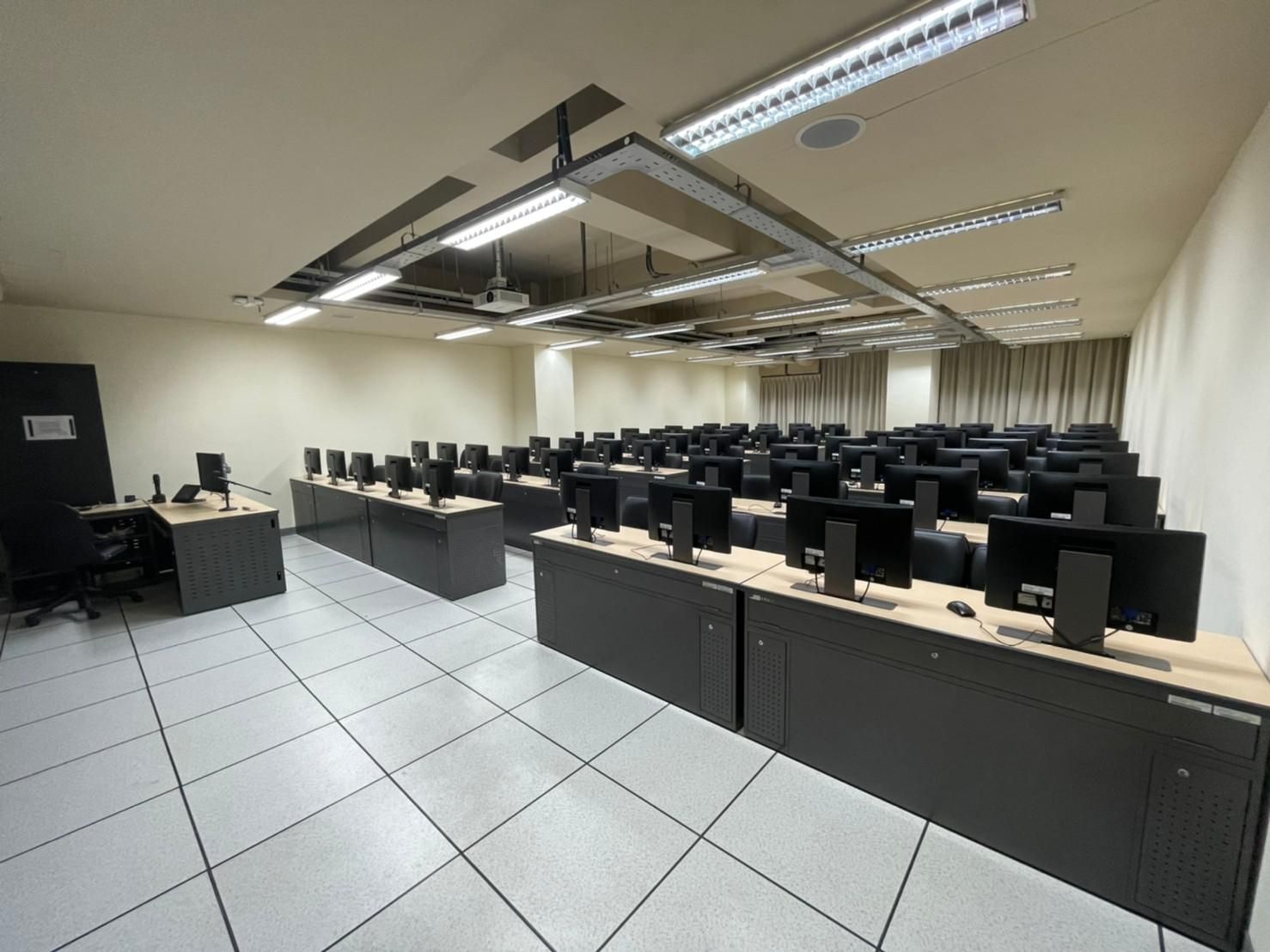 資訊中心 資1F-14電腦教室